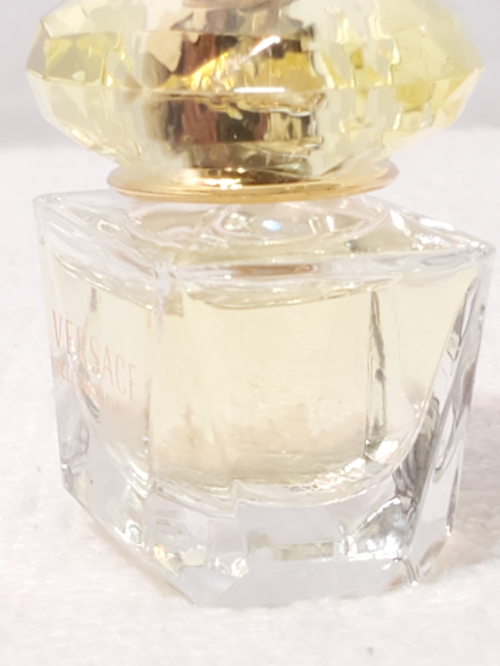 Versace Yellow Diamond Eau de Toilette Spray for Women 0.17 oz / 5ml Mini Splash - Picture 2 of 4